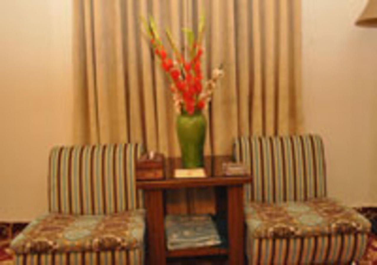 Rajone Hotel Faisalabad Exterior foto