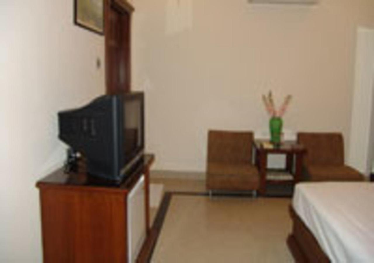 Rajone Hotel Faisalabad Exterior foto